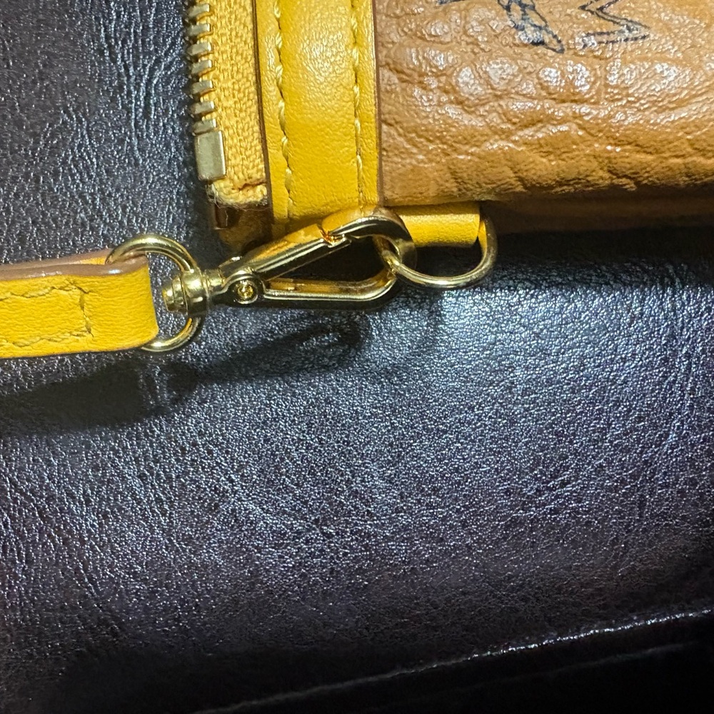 Authentic MCM Visetos Leather Pochette Cognac - Picture 3 of 8